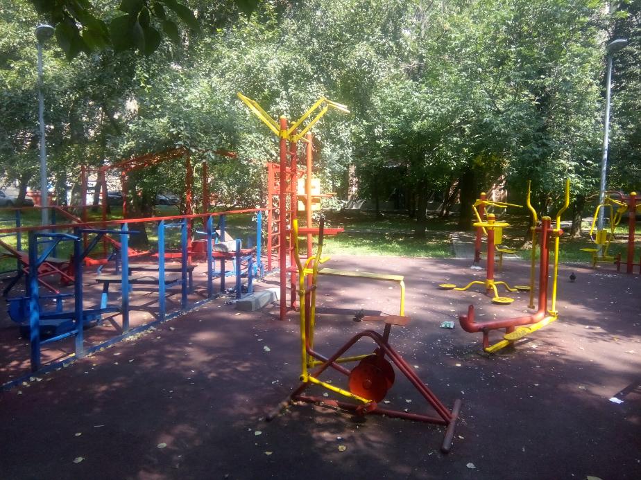 Parallel Gym Bars at Calisthenics Park at Дмитровский проезд (дублёр), Москва – photo 1 of 2