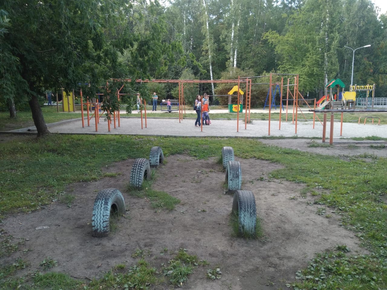 Barren bei Calisthenics Park at улица Саввы Кожевникова, городской округ Новосибирск – Foto 2 von 11
