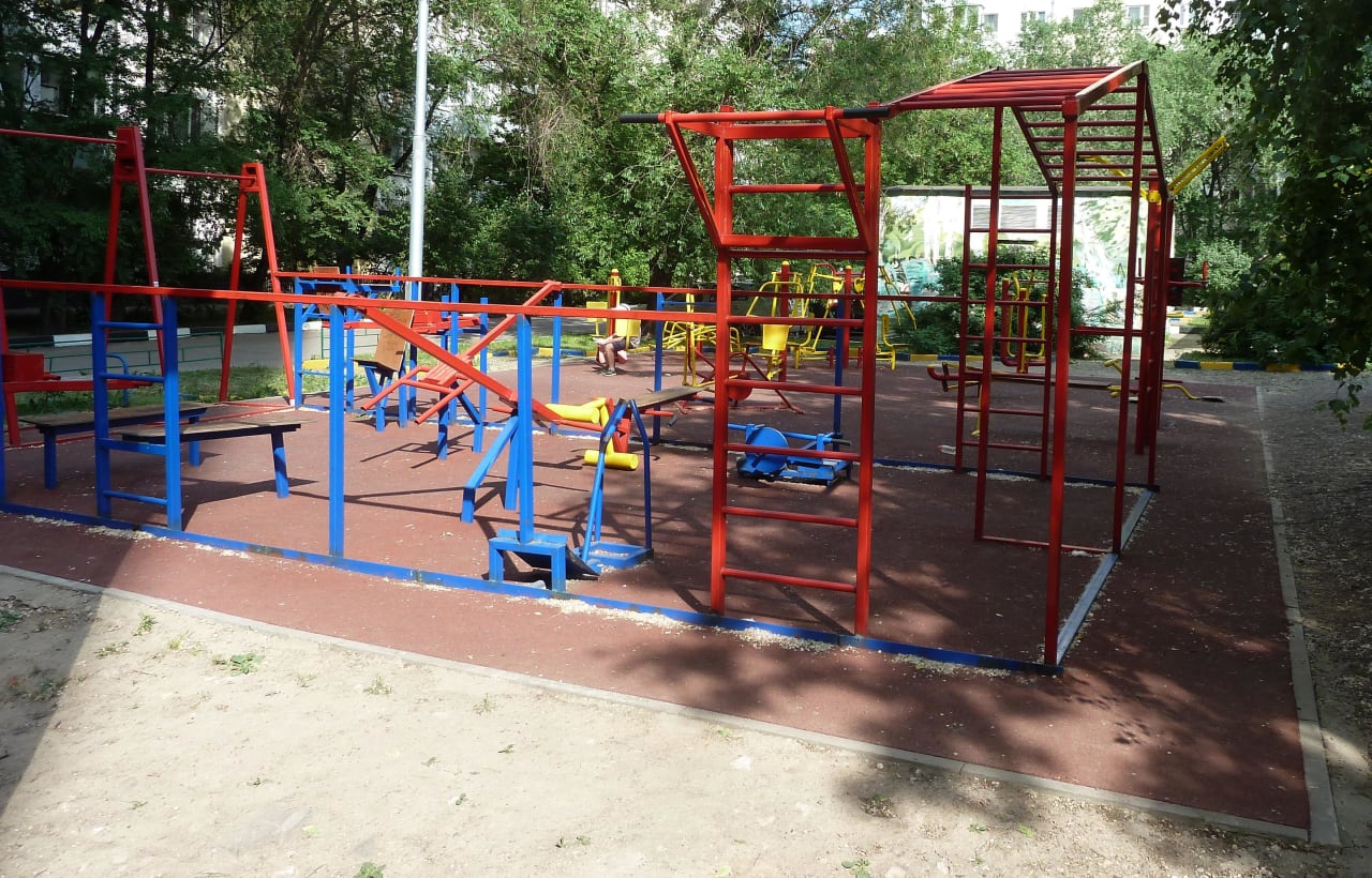 Parallel Gym Bars at Calisthenics Park at Хорошёвское шоссе, Москва – photo 1 of 3
