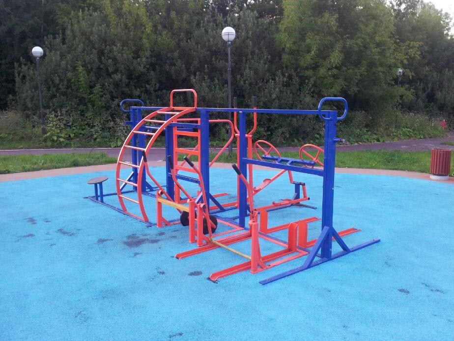 Турник на площадке Calisthenics Park at Никулинская улица, Москва – фото 3 из 5