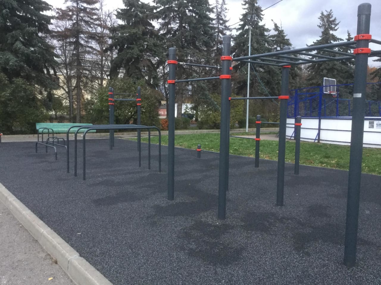Monkey Bars at Calisthenics Park at улица Академика Хохлова, Москва #wp1573 – photo 4 of 4