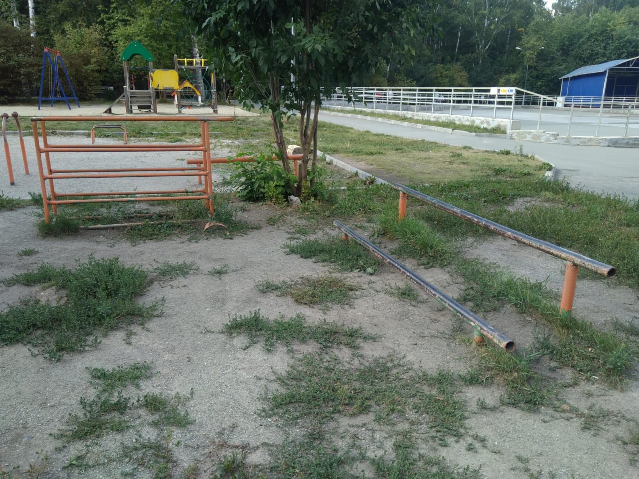 Hangelstange bei Calisthenics Park at улица Саввы Кожевникова, городской округ Новосибирск – Foto 9 von 11