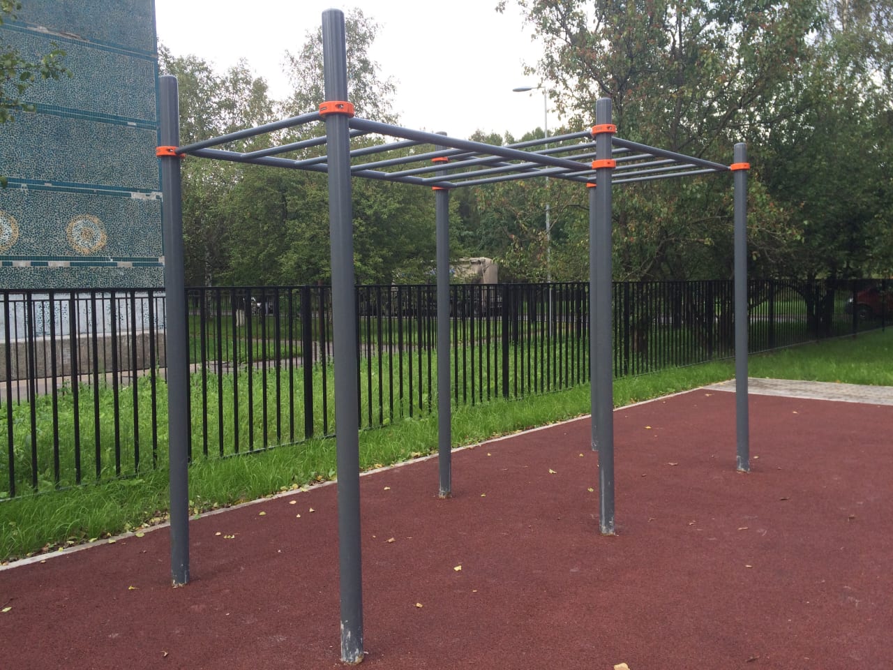 Monkey Bars at Calisthenics Park at улица Козлова, Санкт-Петербург – photo 4 of 7