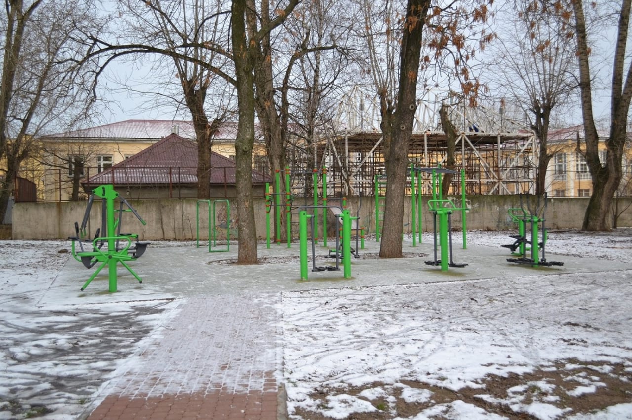Parallel Gym Bars at Calisthenics Park at Заставская улица, Санкт-Петербург – photo 1 of 5