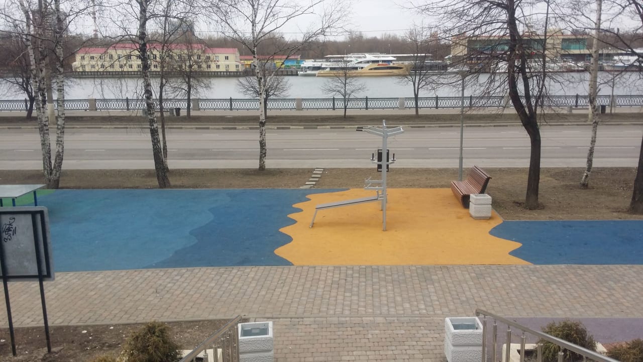 Parallel Gym Bars at Calisthenics Park at Нагатинская набережная, Москва – photo 1 of 4