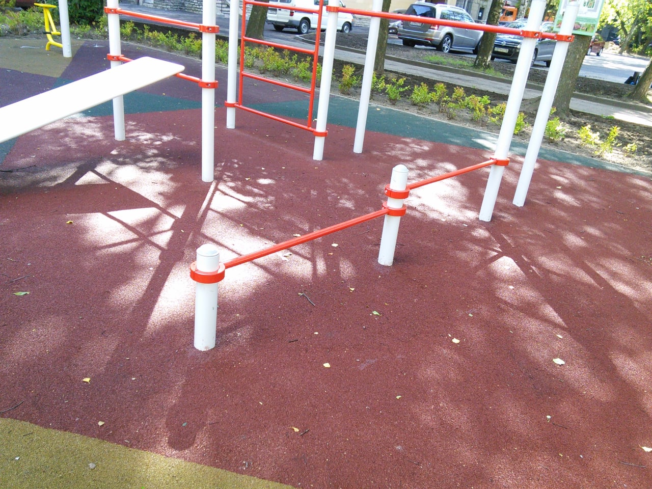 Wall Bars at Calisthenics Park at Нежинская улица, Санкт-Петербург – photo 2 of 3