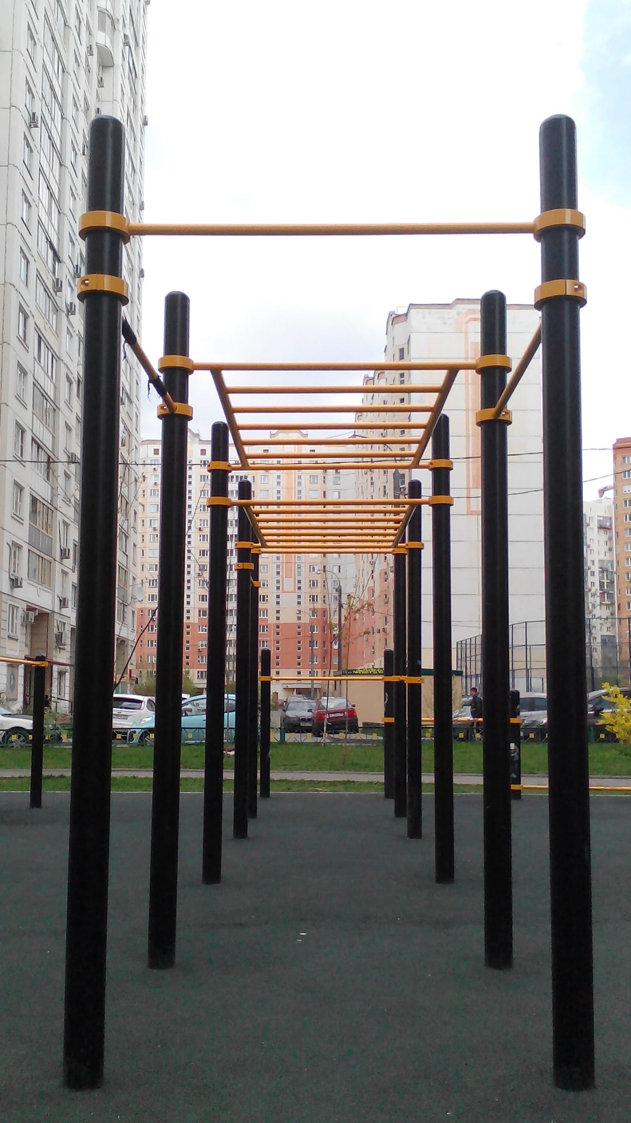 Klimmzugstange bei Calisthenics Park at Павшинский бульвар, Красногорск – Foto 5 von 5
