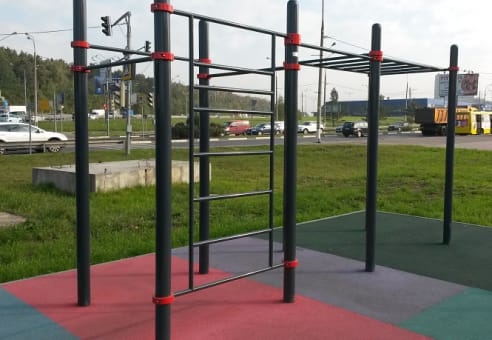 Sprossenwand bei Calisthenics Park at FlipFly, Мытищи – Foto 2 von 7