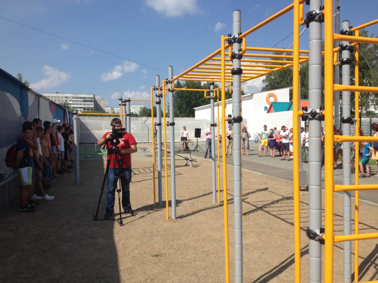 Bauchbank bei Calisthenics Park at Парк спорта Алексея Смертина, Барнаул – Foto 5 von 5