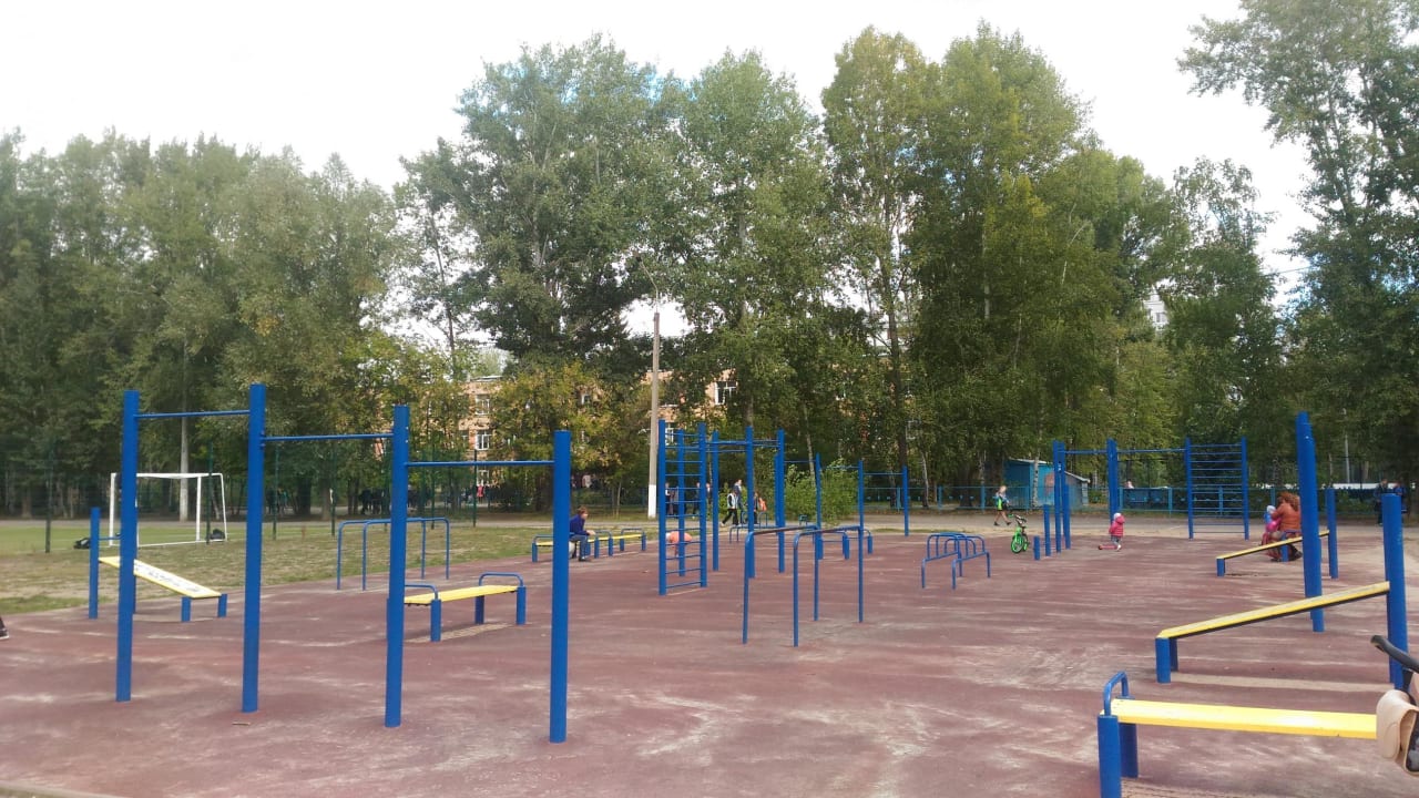Hangelstange bei Calisthenics Park at улица Батыршина, Казань – Foto 4 von 5