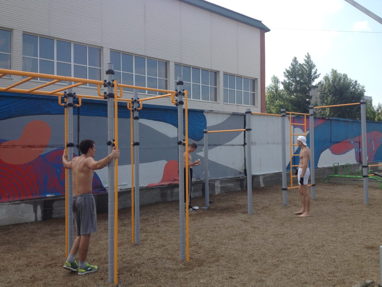 Barren bei Calisthenics Park at Парк спорта Алексея Смертина, Барнаул – Foto 1 von 5
