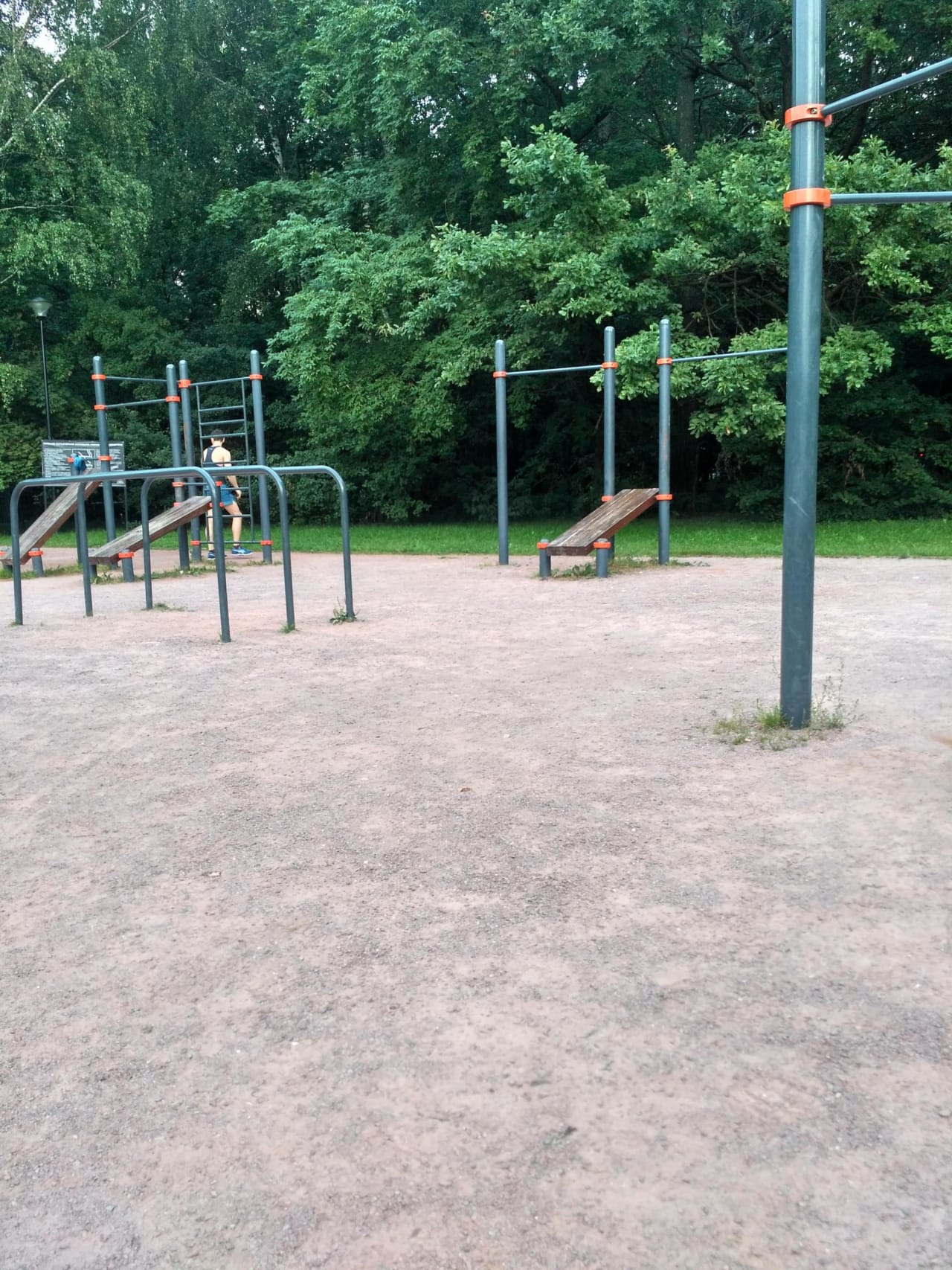 Бруси на майданчику Calisthenics Park at 4-й Лучевой просек, Москва #wp1625 – фото 2 з 2