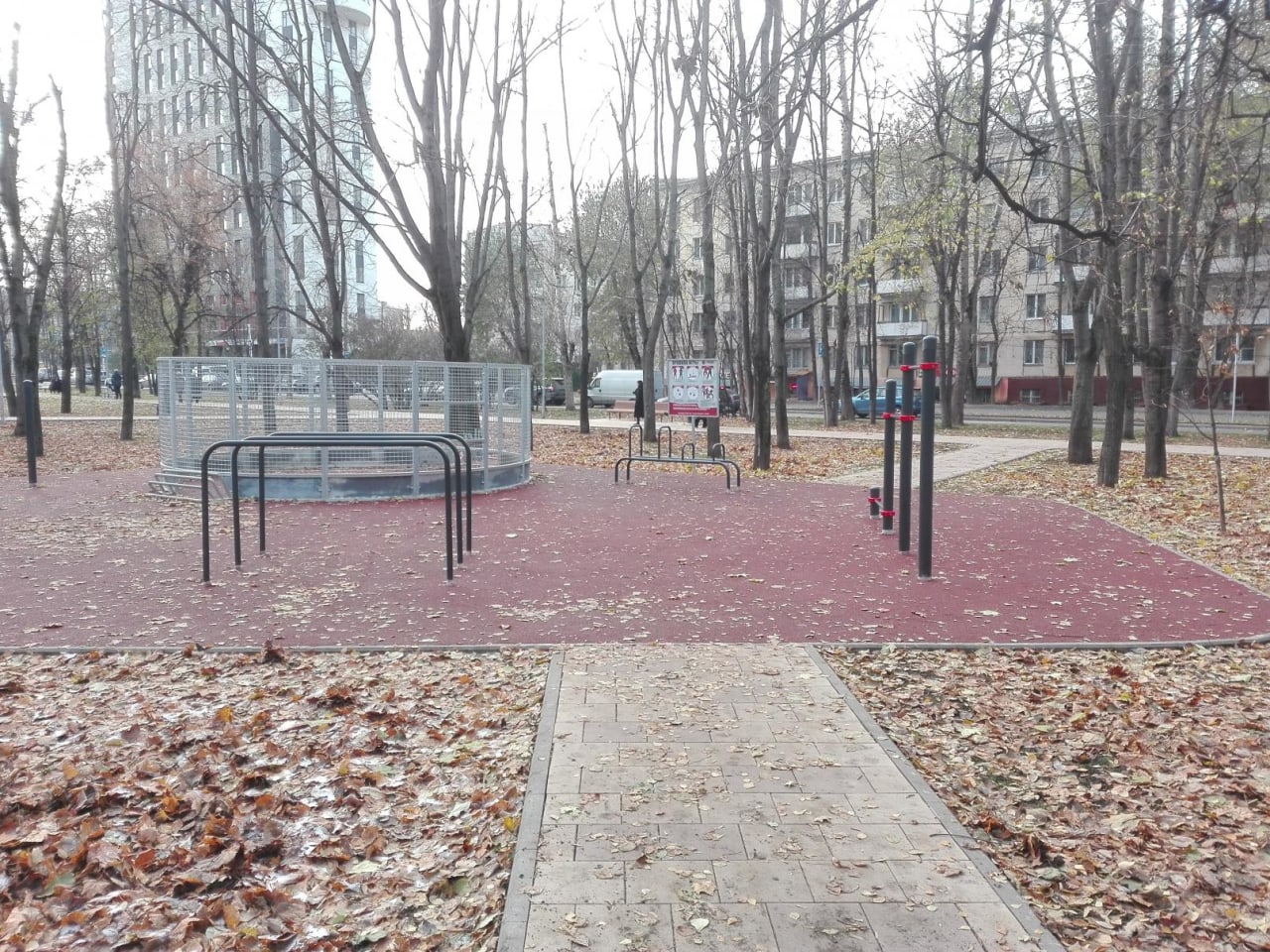 Рукохід на майданчику Calisthenics Park at бульвар Генерала Карбышева, Москва – фото 3 з 9