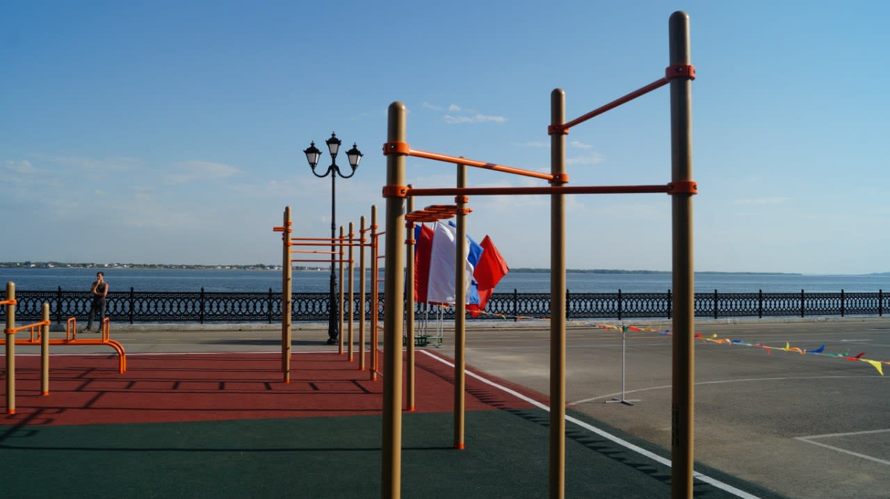 Spalier la Calisthenics Park at улица Чернышевского, Саратов – fotografia 2 din 3
