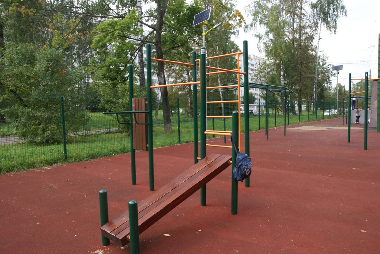 Klimmzugstange bei Calisthenics Park at улица Лётчика Полагушина, Зеленоград – Foto 5 von 10