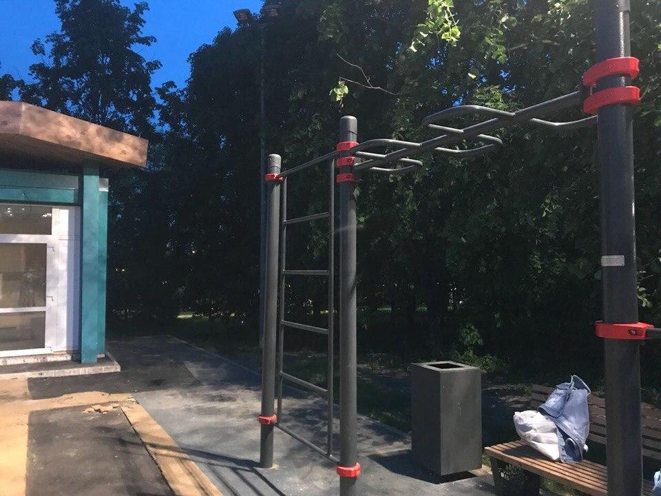 Ground Parallel Bars at Calisthenics Park at Батайский проезд, Москва – photo 7 of 10