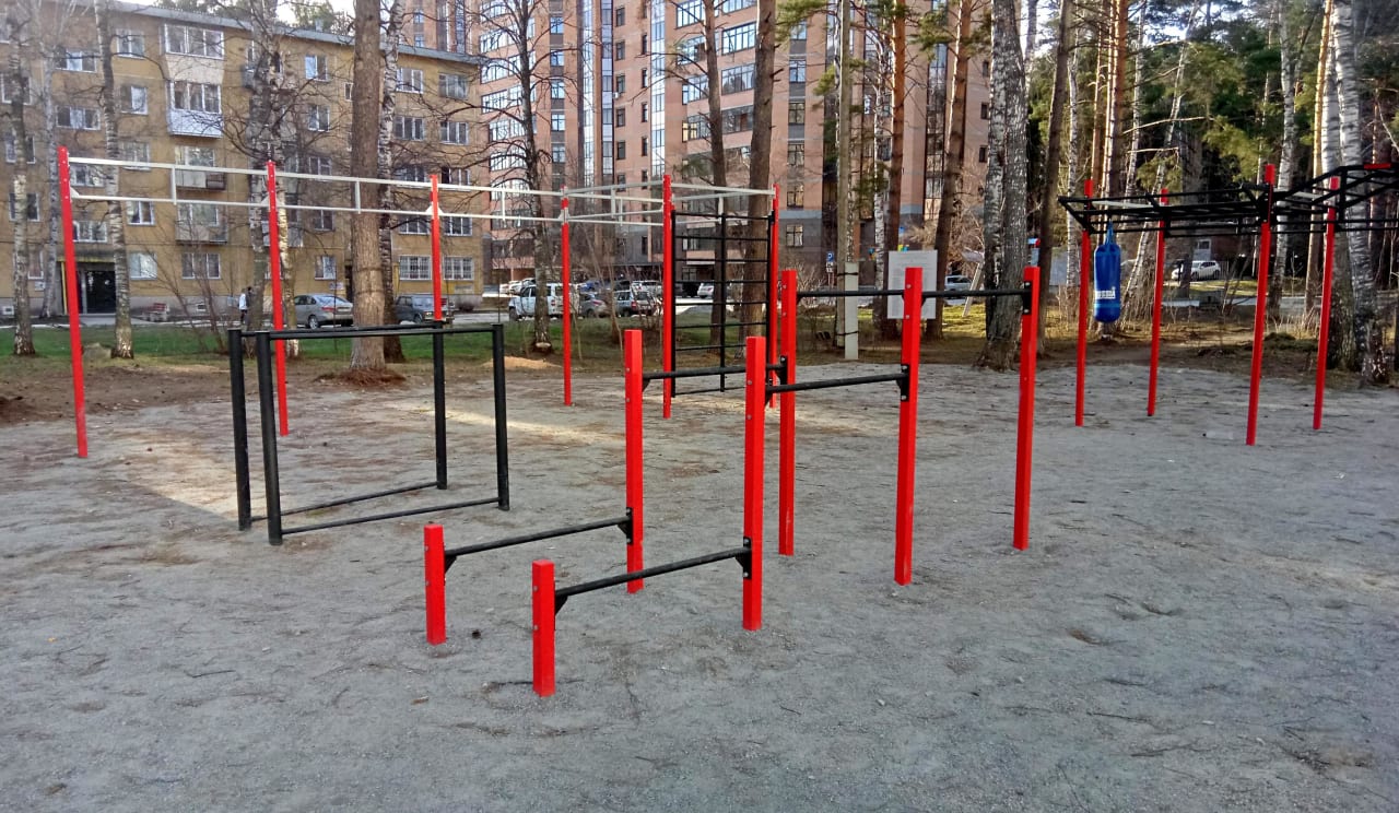 Barren bei Calisthenics Park at Шатурская улица, городской округ Новосибирск – Foto 1 von 7