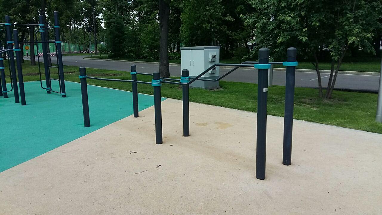 Abs Bench at Calisthenics Park at Олимпийский комплекс «Лужники», Москва – photo 3 of 20