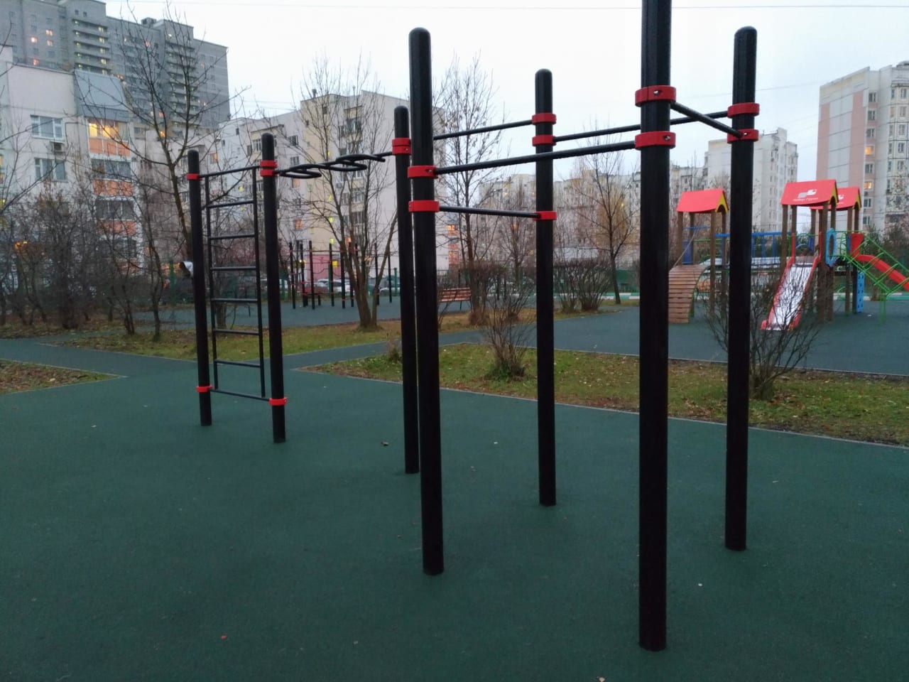 Gymnastic Rings at Calisthenics Park at улица Адмирала Лазарева, Москва – photo 7 of 9