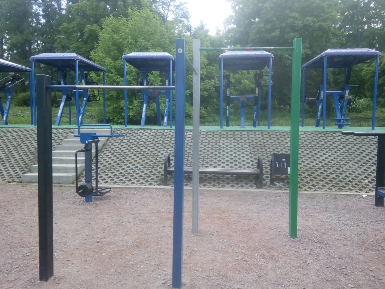 Parallel Gym Bars at Calisthenics Park at Онежская набережная, Петрозаводск – photo 1 of 3