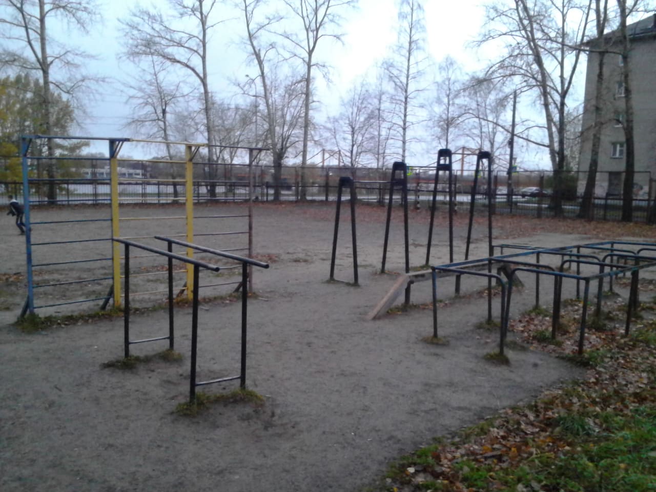 Klimmzugstange bei Calisthenics Park at Площадка для параворкаута, Архангельск – Foto 3 von 4