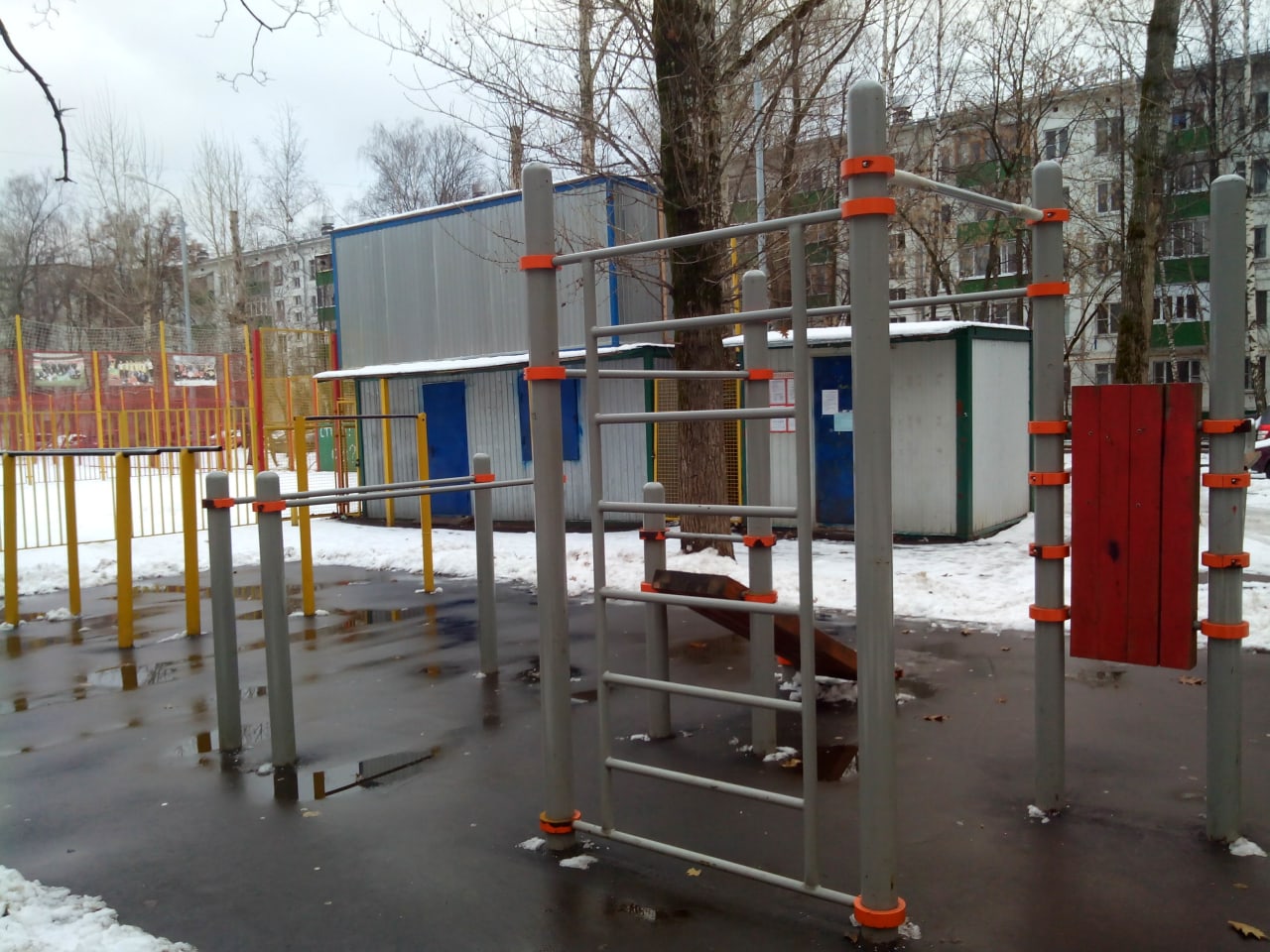 Parallel Gym Bars at Calisthenics Park at Открытое шоссе, Москва – photo 1 of 3