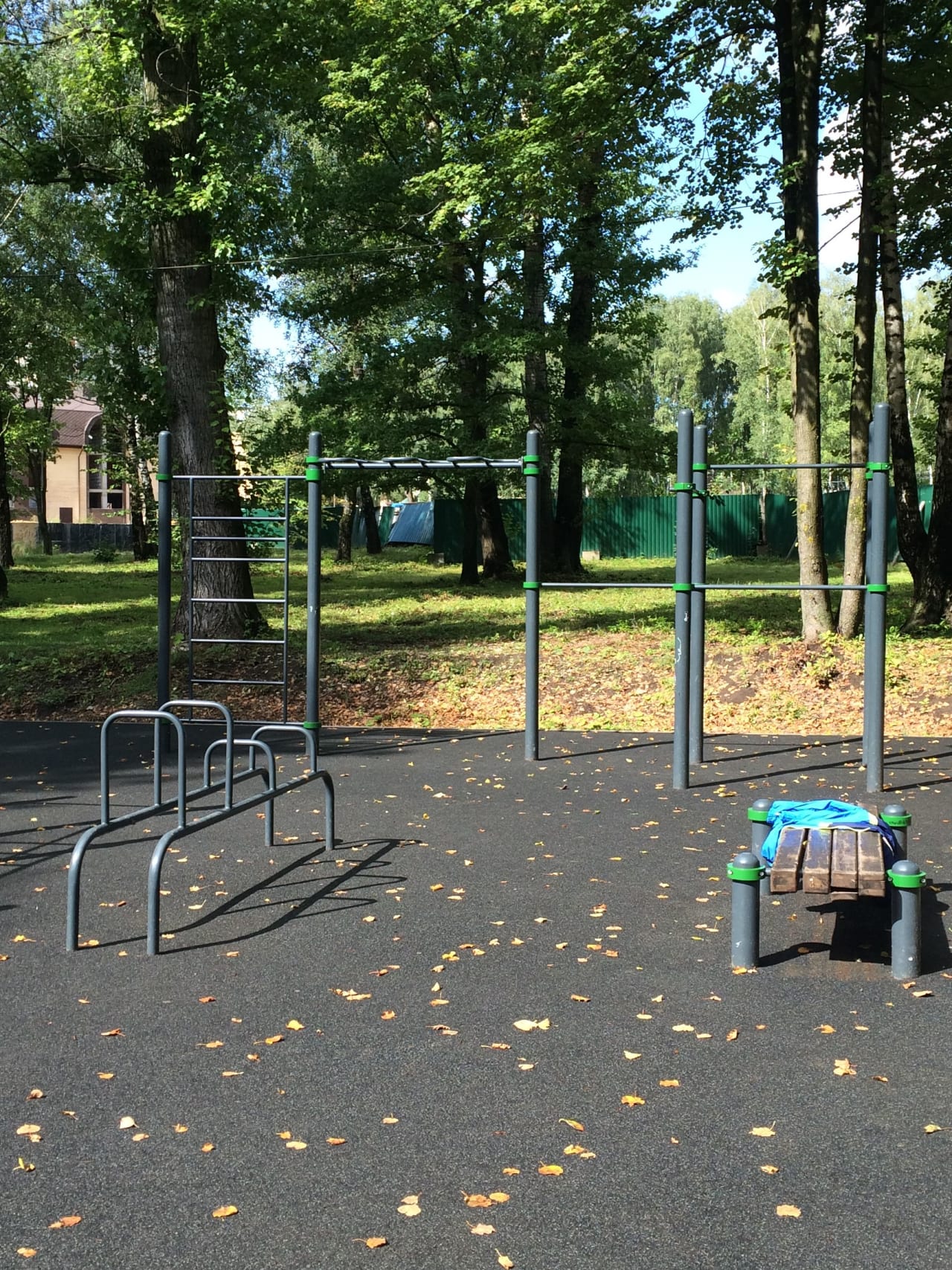 Bauchbank bei Calisthenics Park at Новопарковая улица, Тула – Foto 2 von 2
