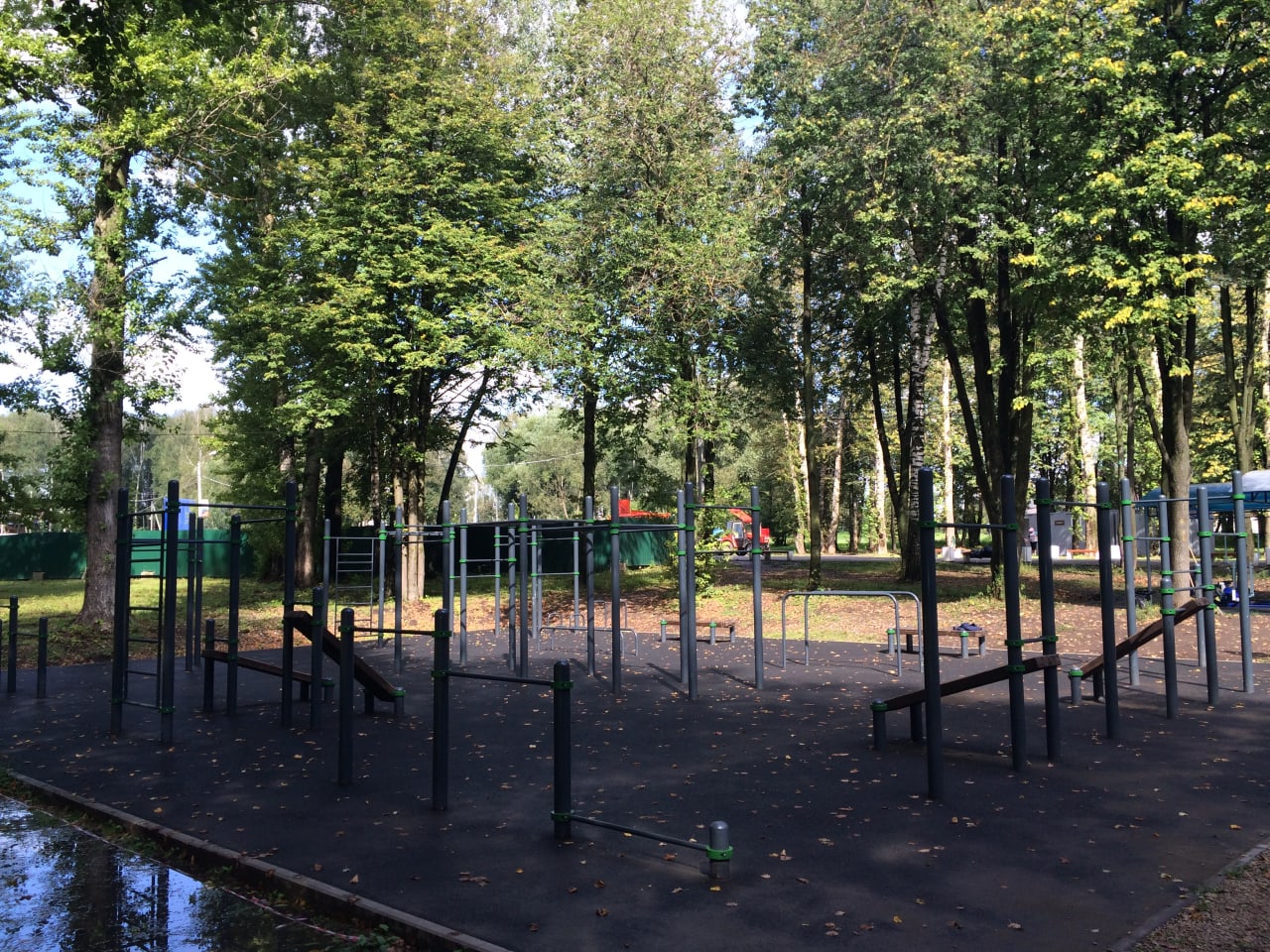 Barren bei Calisthenics Park at Новопарковая улица, Тула – Foto 1 von 2