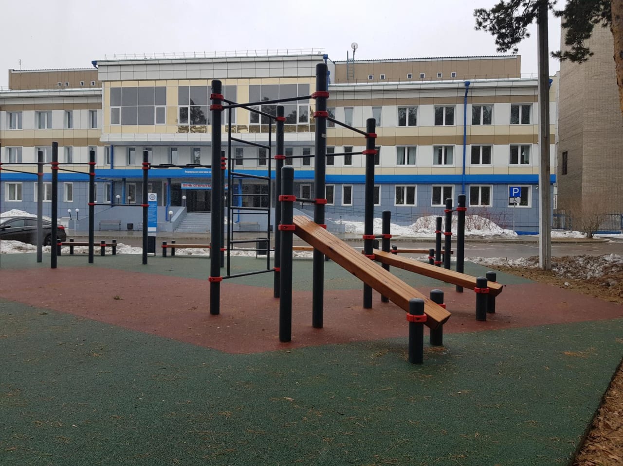 Ground Parallel Bars at Calisthenics Park at улица Чайковского, Ангарск – photo 11 of 11