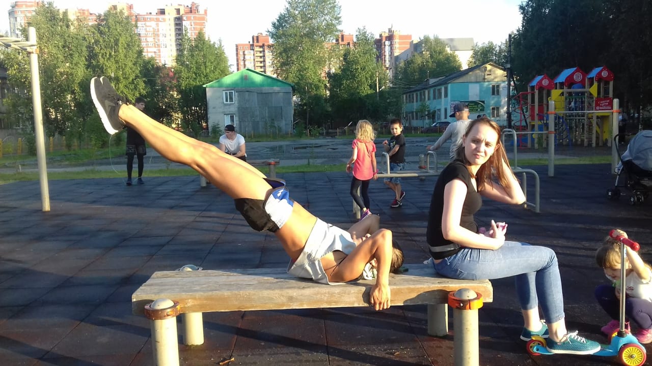 Liegestützgriffe bei Calisthenics Park at улица 30 лет Победы, Сургут – Foto 2 von 2