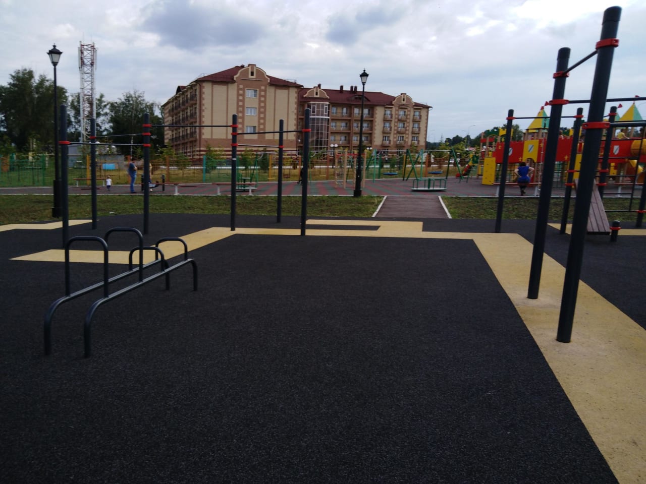 Liegestützgriffe bei Calisthenics Park at Республиканская улица, Саранск – Foto 2 von 3