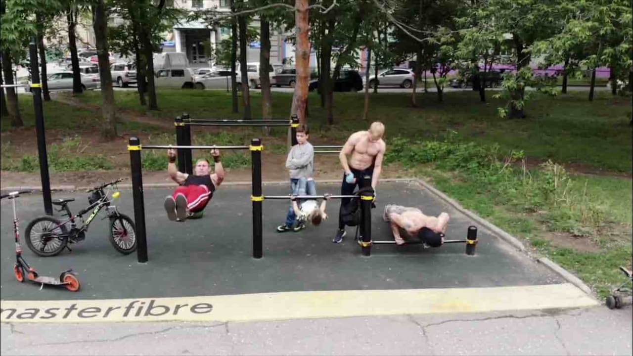 Sprossenwand bei Calisthenics Park at Амурский бульвар, Хабаровск #wp1707 – Foto 2 von 4