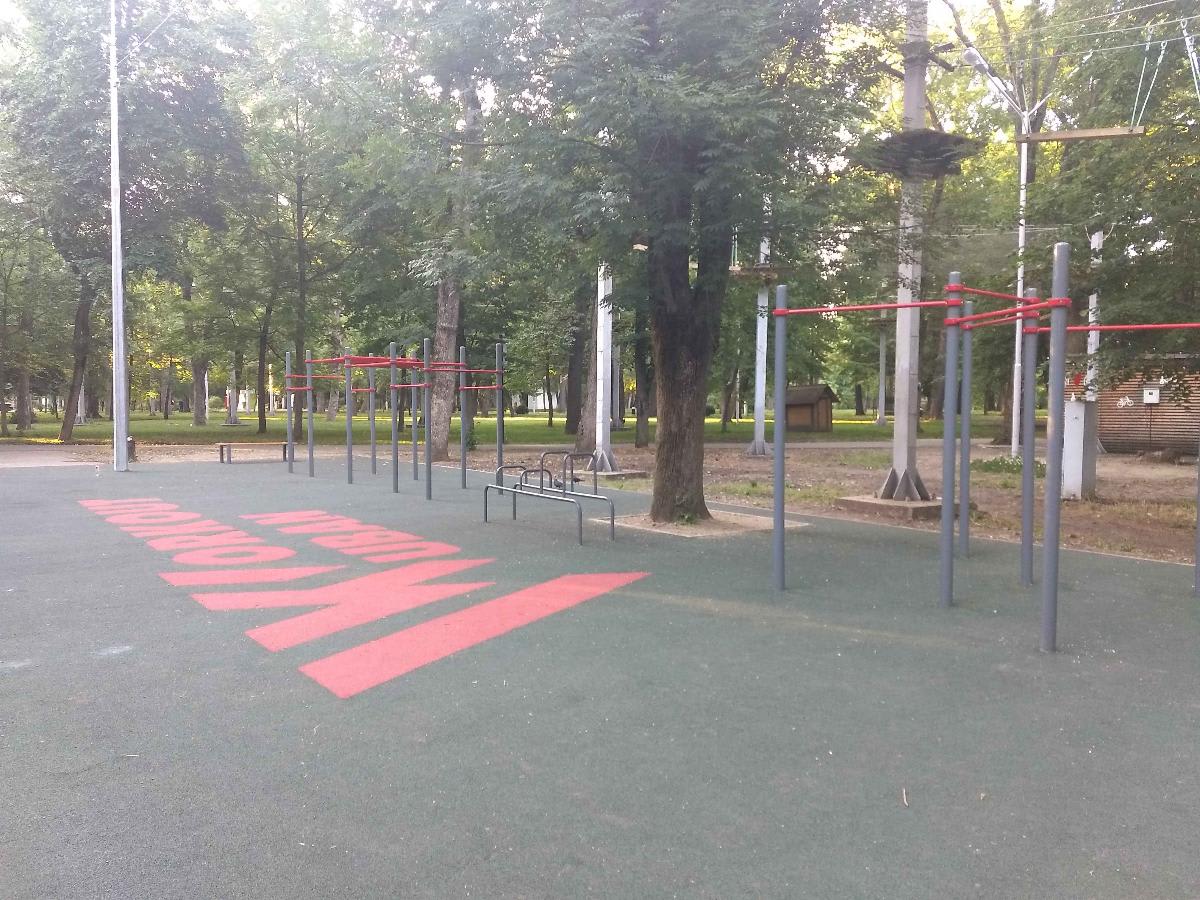 Abs Bench at Calisthenics Park at Спортивная аллея, Краснодар – photo 3 of 3