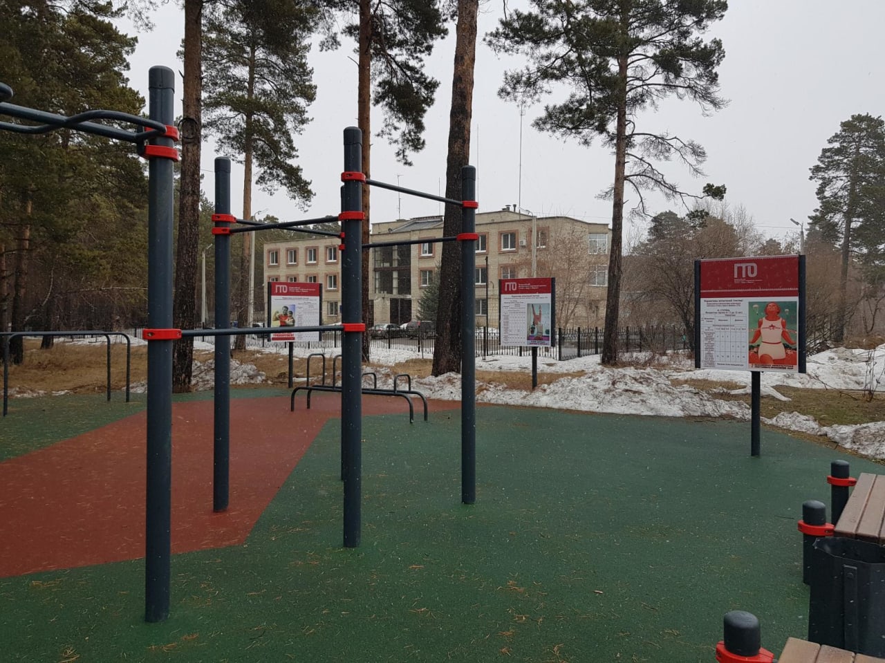 Abs Bench at Calisthenics Park at улица Чайковского, Ангарск – photo 7 of 11