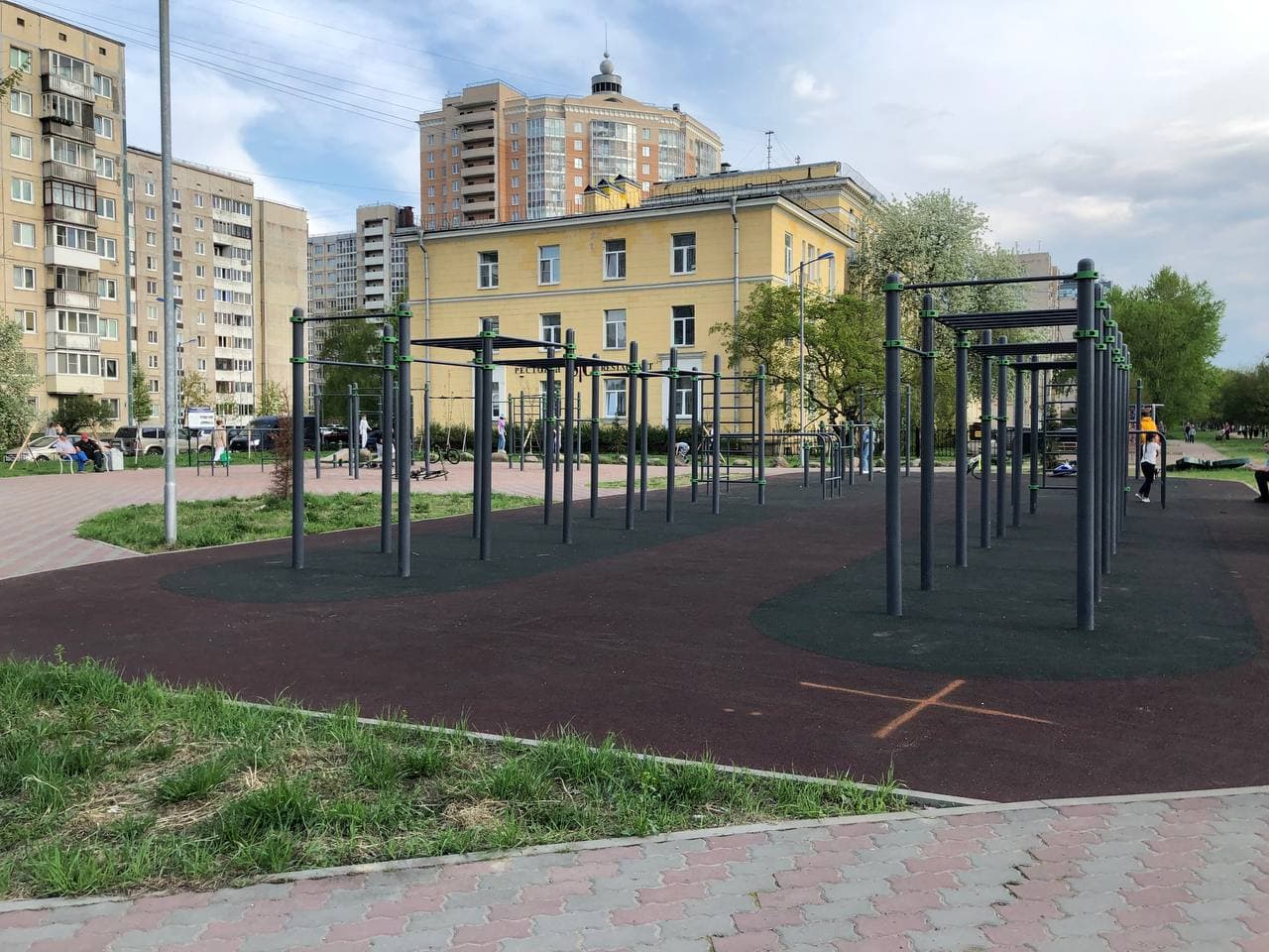 Parallel Gym Bars at Calisthenics Park at Пулковское шоссе, Санкт-Петербург – photo 3 of 7