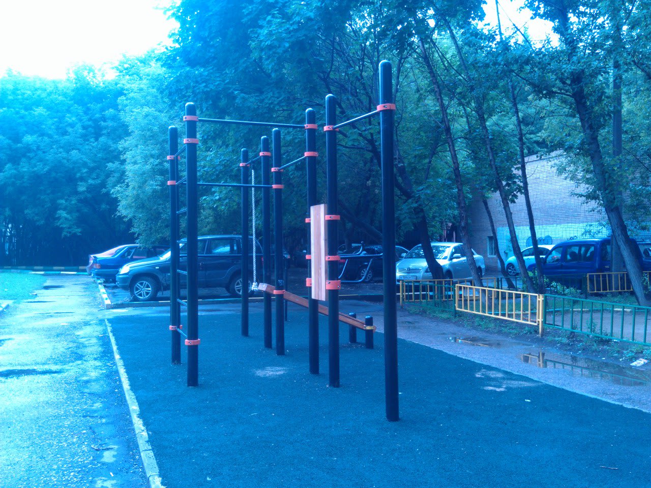 Abs Bench at Calisthenics Park at Большая Тульская улица, Москва – photo 3 of 3