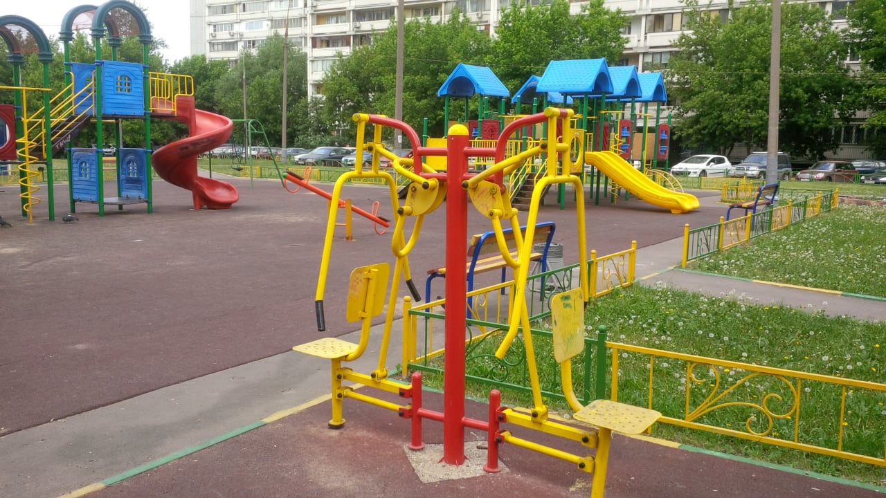 Wall Bars at Calisthenics Park at Волочаевская улица, Москва – photo 2 of 3