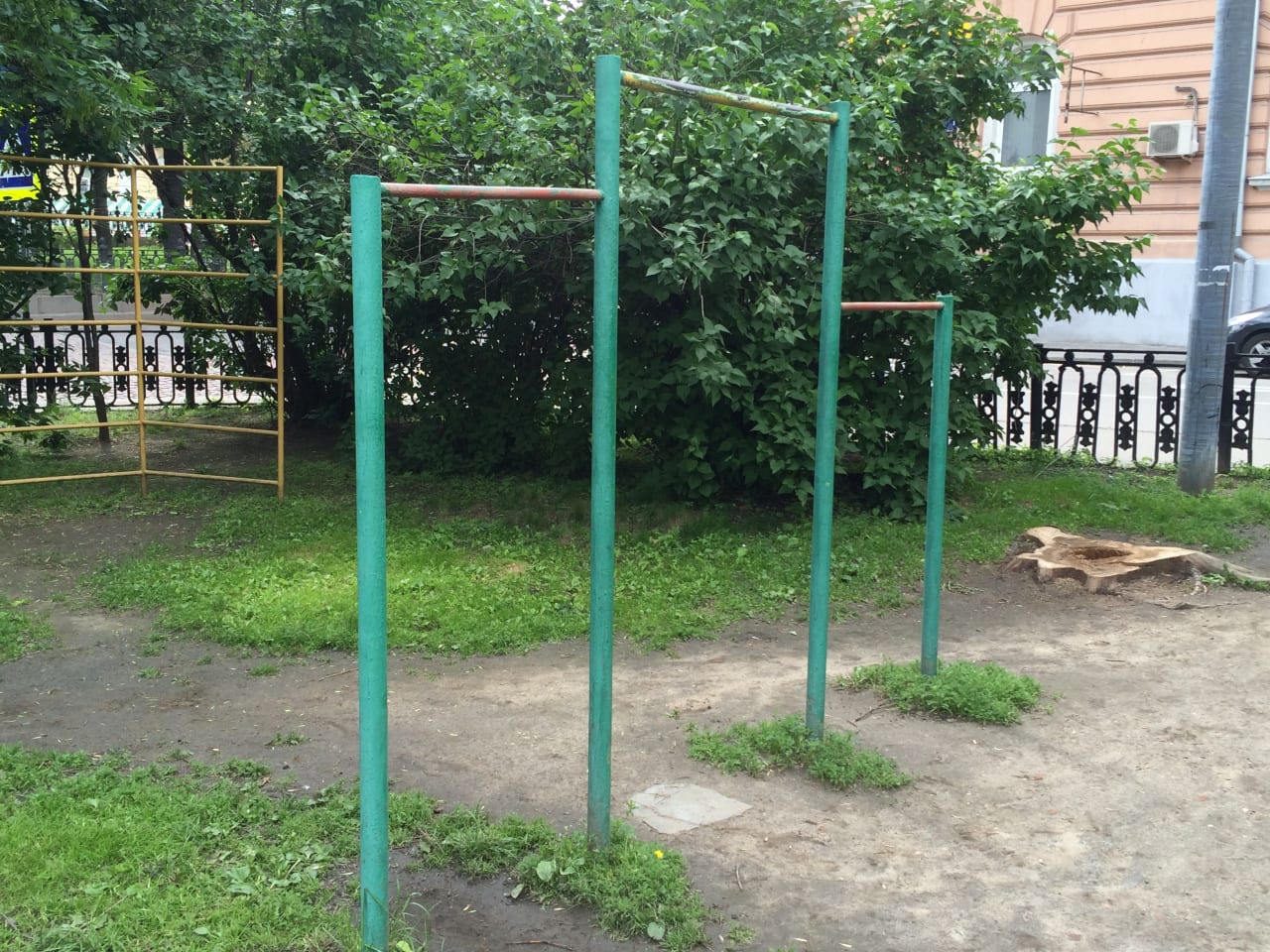 Parallel Gym Bars at Calisthenics Park at Петровский бульвар, Москва – photo 2 of 4