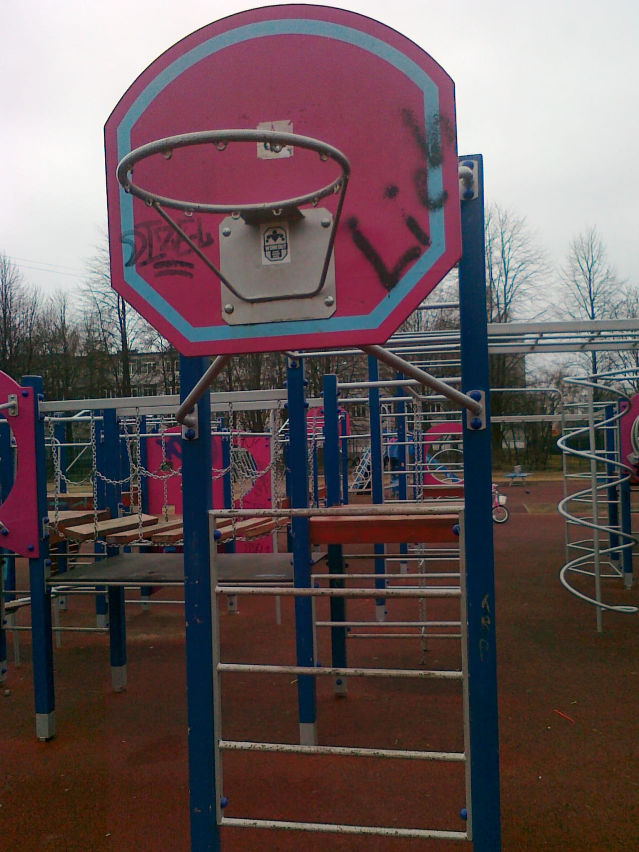 Бруси на майданчику Calisthenics Park at улица Нахимова, Санкт-Петербург #wp1725 – фото 1 з 7