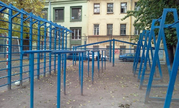 Monkey Bars at Calisthenics Park at улица Маркина, Санкт-Петербург – photo 2 of 4
