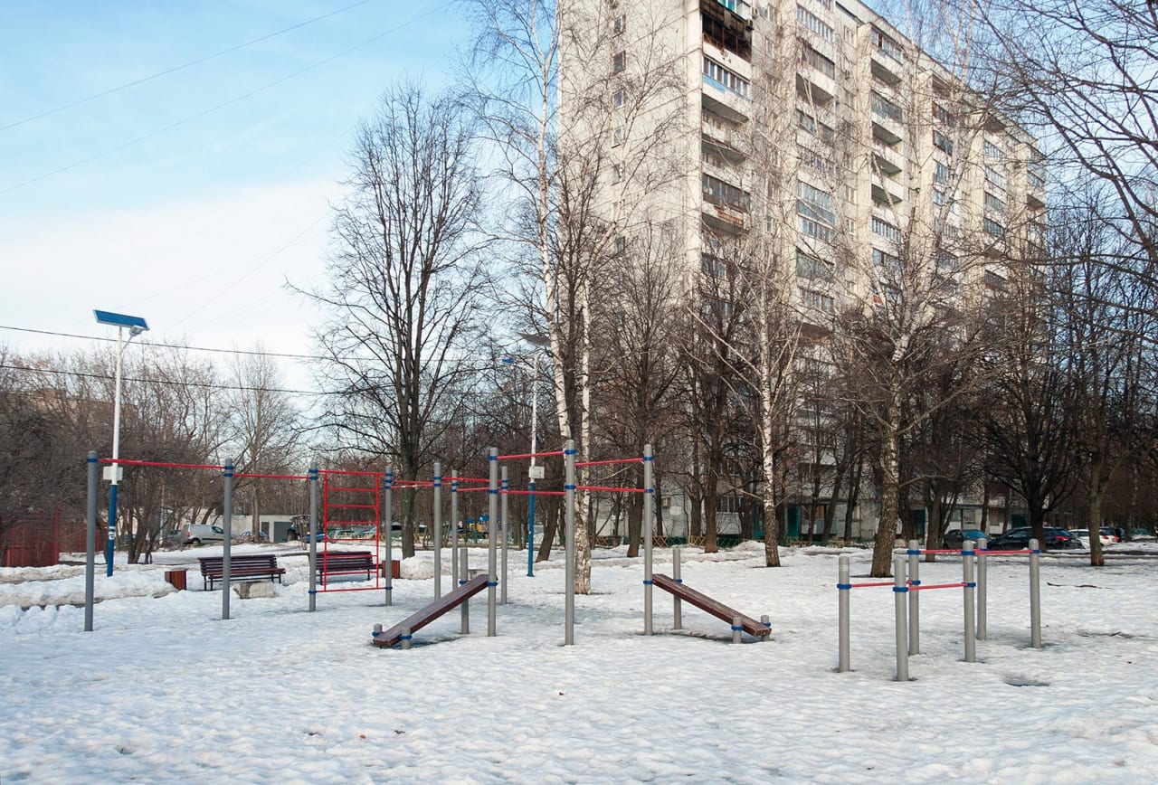 Abs Bench at Calisthenics Park at Чертановская улица, Москва #wp1734 – photo 3 of 3