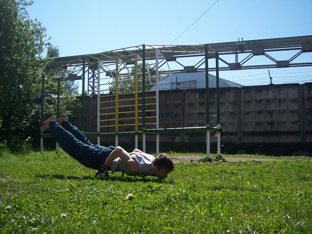 Parallel Gym Bars at Calisthenics Park at улица Генерала Хрулёва, Санкт-Петербург – photo 2 of 2