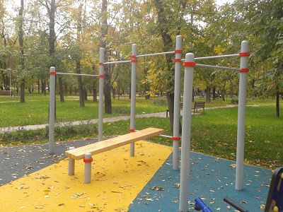 Abs Bench at Calisthenics Park at Оборонная улица, Москва – photo 3 of 3