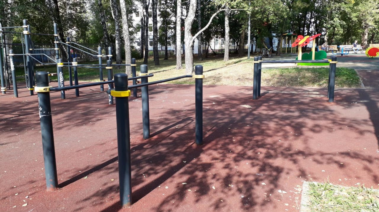Push Up Bar at Calisthenics Park at Смольная улица, Москва – photo 2 of 9