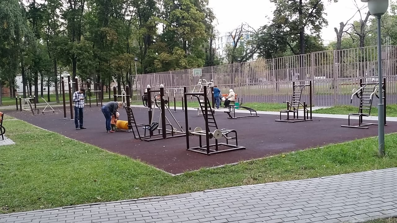 Monkey Bars at Calisthenics Park at Восточная улица, Москва – photo 2 of 2