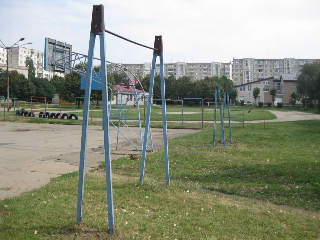 Parallele presso Calisthenics Park at улица Бруснева, Ставрополь #wp1775 – foto 1 di 8