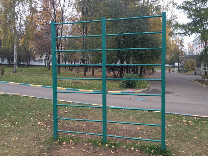 Parallel Gym Bars at Calisthenics Park at Шипиловская улица, Москва #wp1787 – photo 1 of 3
