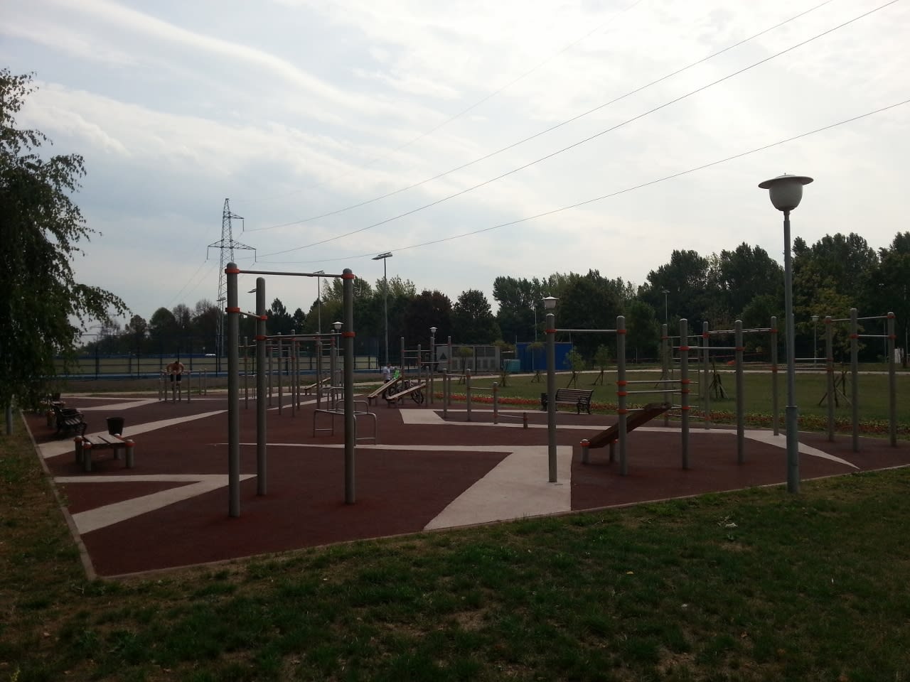 Abs Bench at Calisthenics Park at улица Борисовские Пруды, Москва – photo 2 of 4