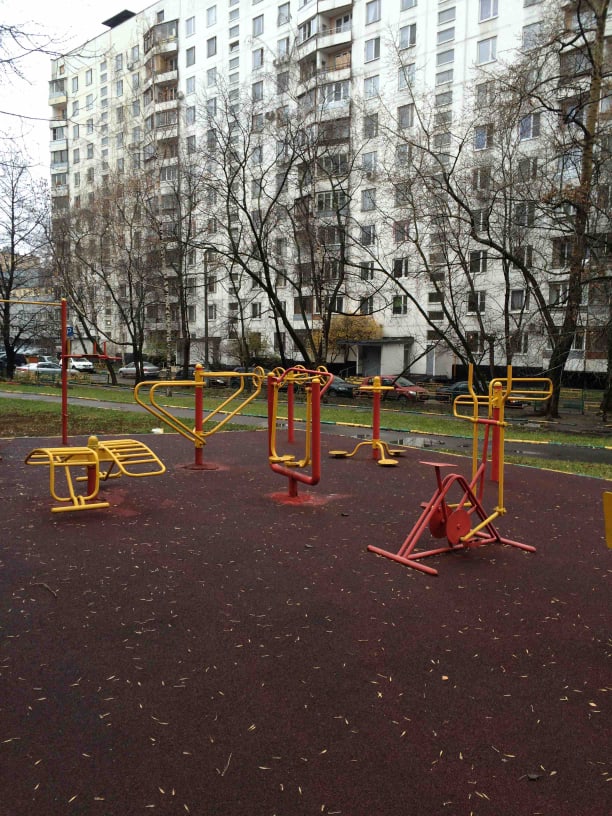 Бруси на майданчику Calisthenics Park at 2-я Сокольническая улица, Москва – фото 1 з 6
