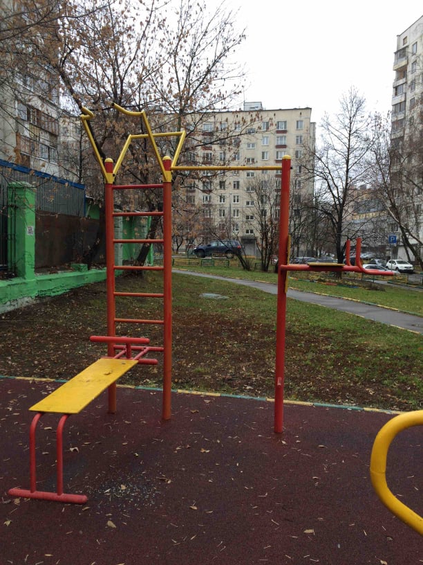 Бруси на майданчику Calisthenics Park at 2-я Сокольническая улица, Москва – фото 6 з 6